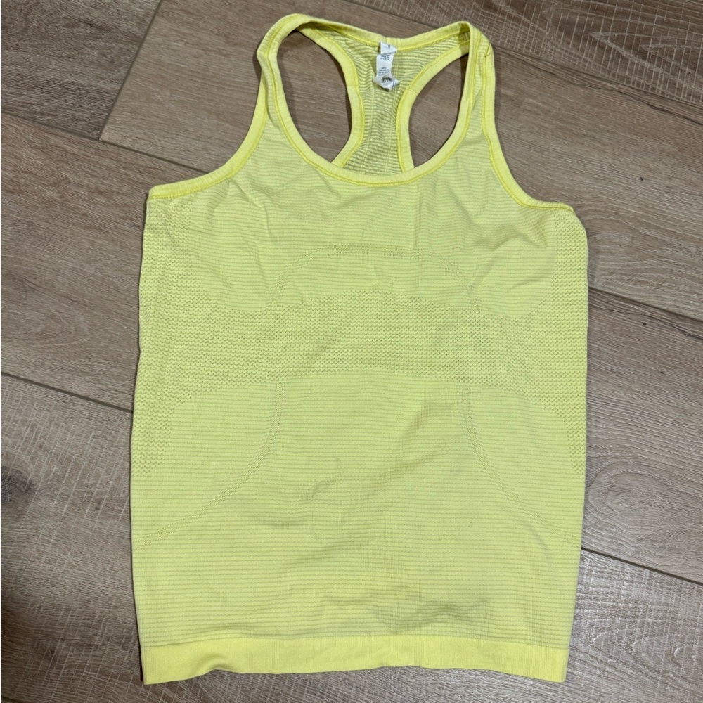 Lulumeon size 8 Yellow Racerback Tank Top